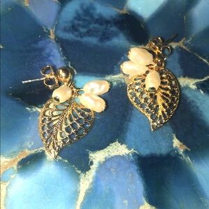 Avon Gold Leaf Earrings with Pearl Accents